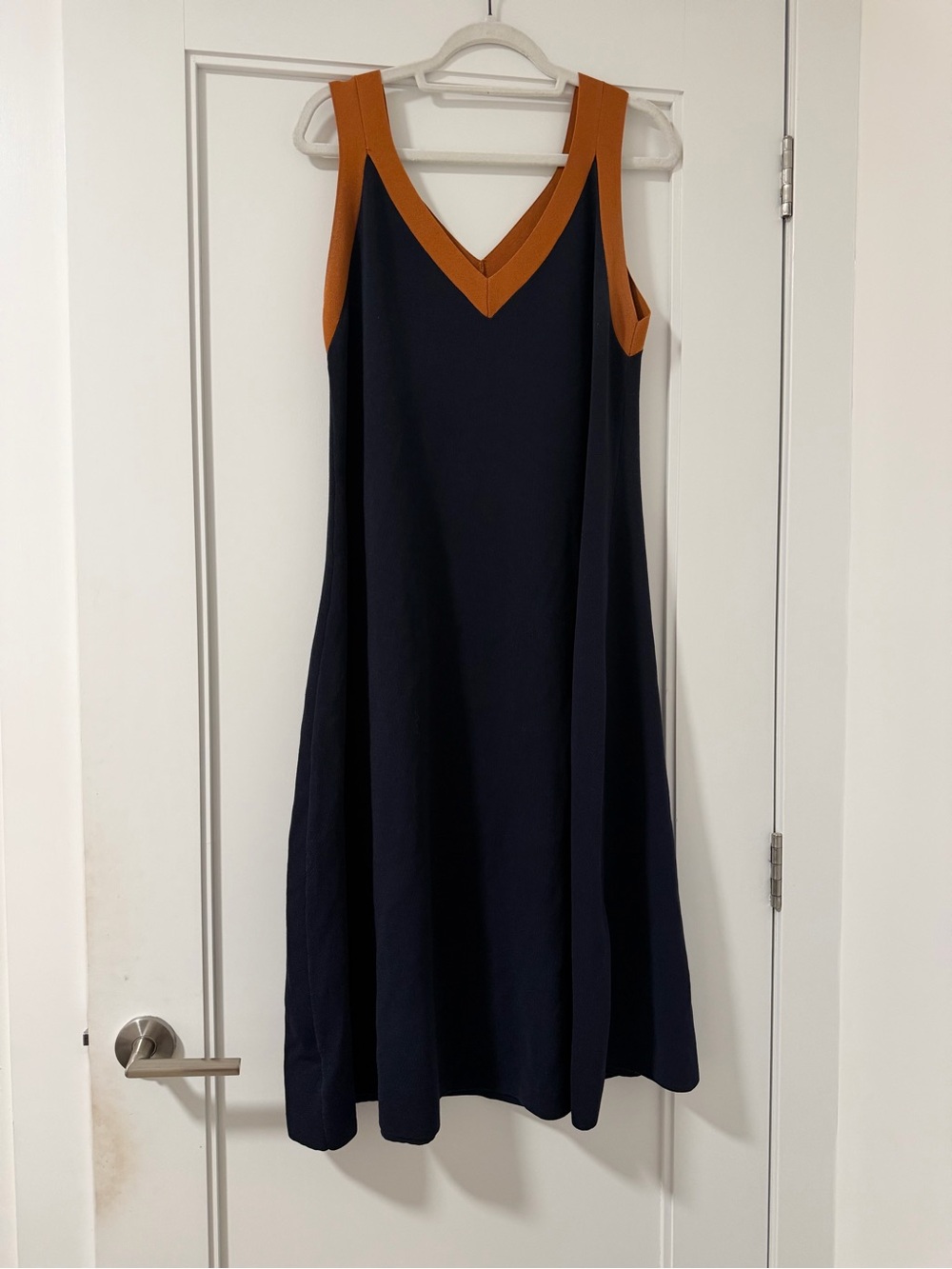 Ann Taylor Navy and Tan Sleeveless V-Neck Shift Dress